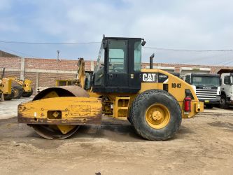 Rodillo liso vibratorio CATERPILLAR CS533E XT