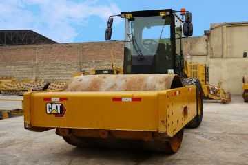 Rodillo Vibratorio Liso Caterpillar CS79B