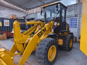 Cargador Frontal SEM 618D